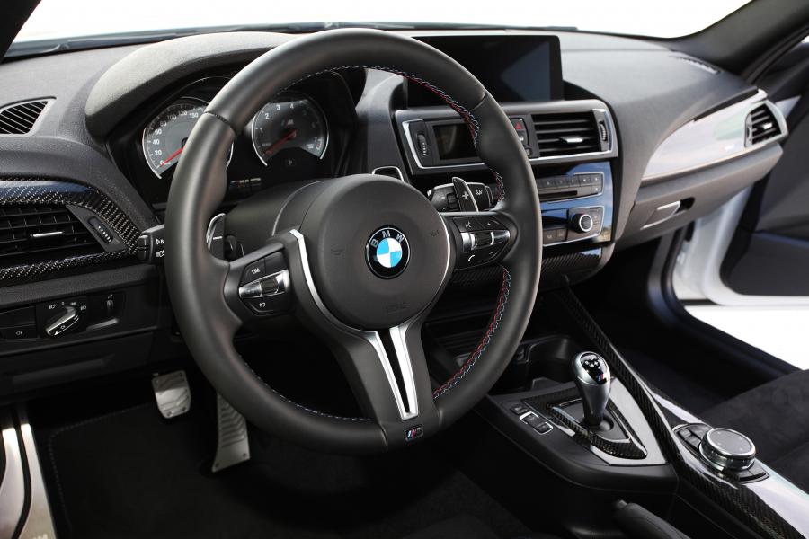 Панель приборов BMW M2 Coupe by Lightweight Performance (F87) 2016 года  (фото 16 из 42)